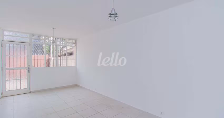 Casa com 3 quartos para alugar na Rua Juréia, --, Chácara Inglesa, São Paulo
