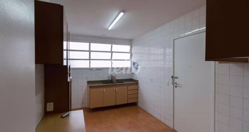 Apartamento com 3 quartos para alugar na Rua Doutor Melo Alves, --, Cerqueira César, São Paulo