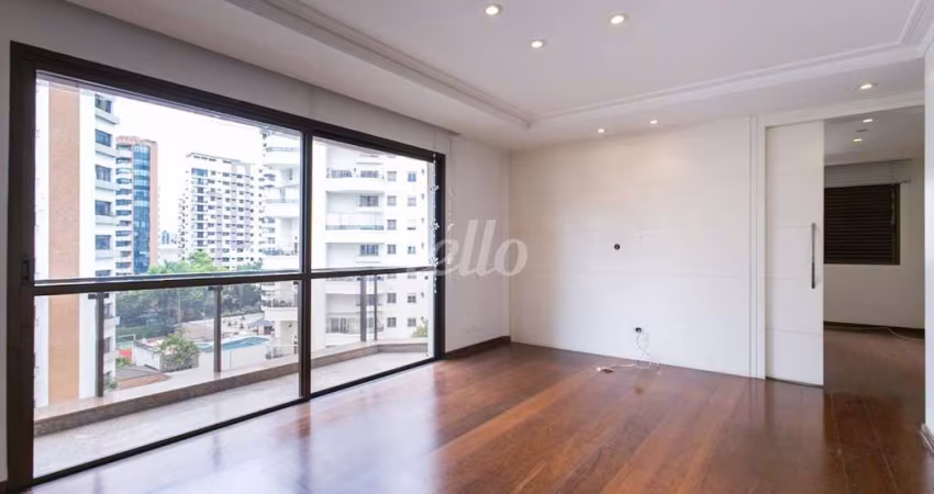 Apartamento com 3 quartos para alugar na Rua Itapeti, --, Vila Gomes Cardim, São Paulo
