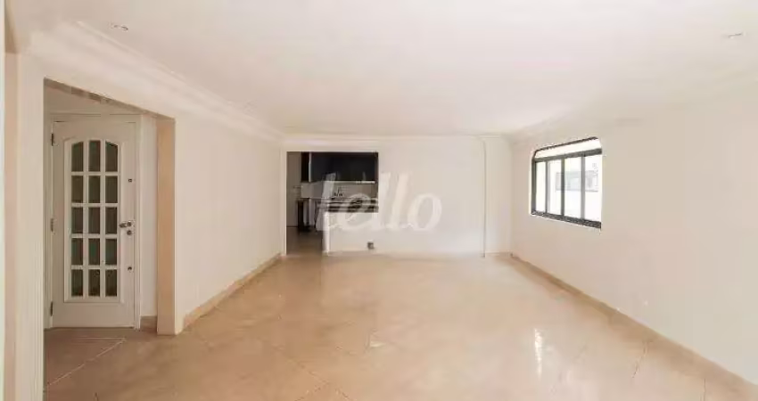 Apartamento com 3 quartos para alugar na Rua Girassol, --, Vila Madalena, São Paulo