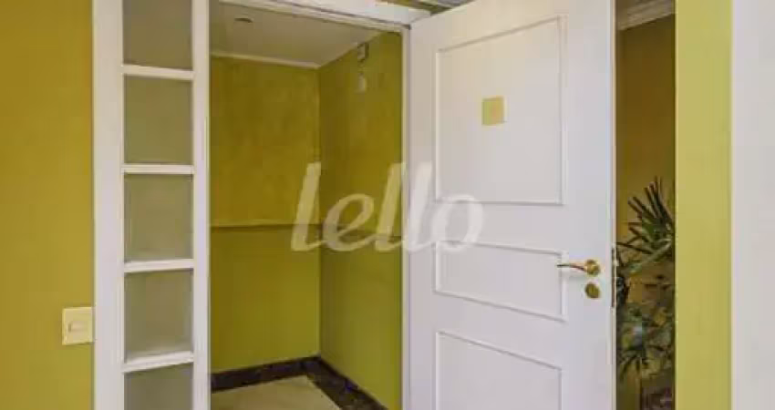 Apartamento com 4 quartos para alugar na Rua Artur de Azevedo, --, Cerqueira César, São Paulo