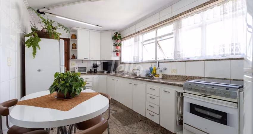 Apartamento com 3 quartos para alugar na Rua Antônio Pereira de Sousa, --, Santana, São Paulo