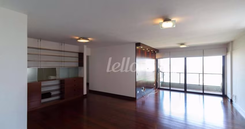 Apartamento com 3 quartos para alugar na Rua Fradique Coutinho, --, Pinheiros, São Paulo