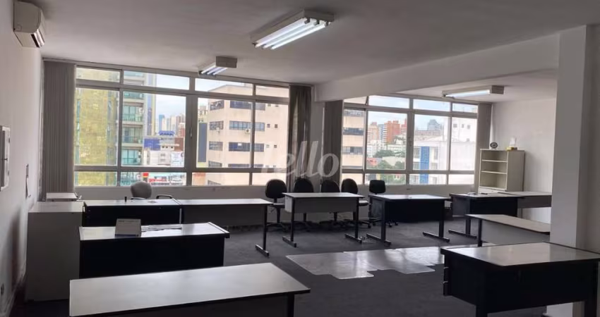 Sala comercial com 3 salas para alugar na Rua Senador Fláquer, --, Centro, Santo André