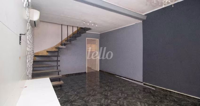 Casa com 2 quartos para alugar na Rua dos Coqueiros, --, Campestre, Santo André