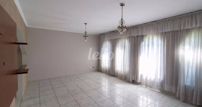 Casa comercial com 2 salas para alugar na Rua José de Albuquerque Medeiros, --, Água Fria, São Paulo
