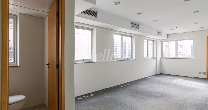 Sala comercial para alugar na Rua Padre João Manuel, --, Cerqueira César, São Paulo