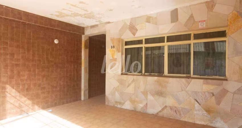 Casa com 3 quartos para alugar na Rua Florentino Capelozza, --, Vila Moreira, São Paulo
