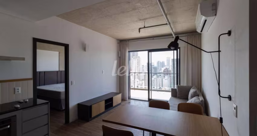 Apartamento com 3 quartos para alugar na Rua dos Pinheiros, --, Pinheiros, São Paulo