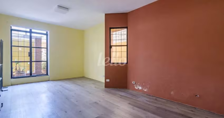 Casa comercial com 3 salas para alugar na Rua Amália de Noronha, --, Pinheiros, São Paulo