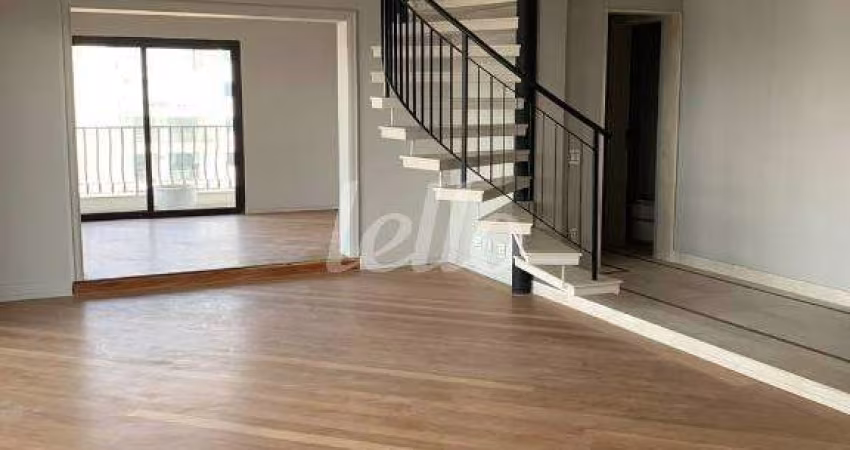 Apartamento com 3 quartos para alugar na Rua Constantino de Sousa, --, Campo Belo, São Paulo