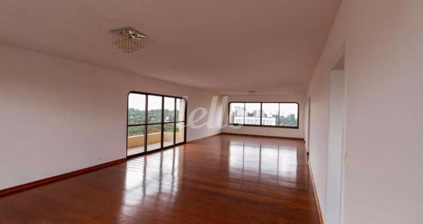 Apartamento com 5 quartos para alugar na Rua São Benedito, --, Santo Amaro, São Paulo