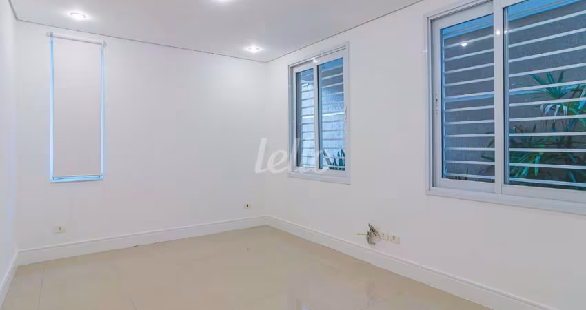 Casa com 3 quartos para alugar na Rua Teerã, --, Vila Leopoldina, São Paulo