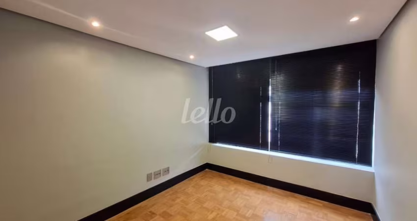 Sala comercial com 1 sala para alugar na Rua Senador Fláquer, --, Centro, Santo André