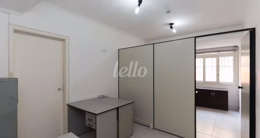 Sala comercial com 2 salas para alugar na Rua Coronel Xavier de Toledo, --, República, São Paulo