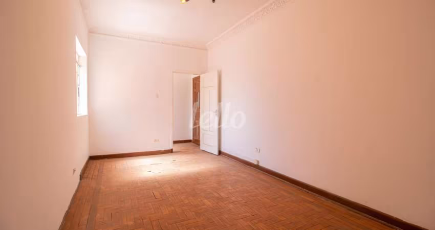 Casa com 2 quartos para alugar na Rua Capitão Macedo, --, Vila Clementino, São Paulo