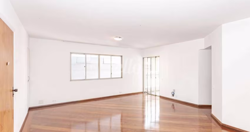 Apartamento com 3 quartos para alugar na Rua Oscar Freire, --, Pinheiros, São Paulo
