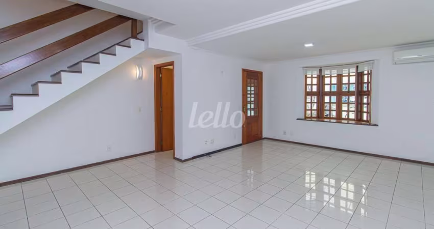 Casa com 3 quartos para alugar na Rua João Vilhema, --, Planalto Paulista, São Paulo