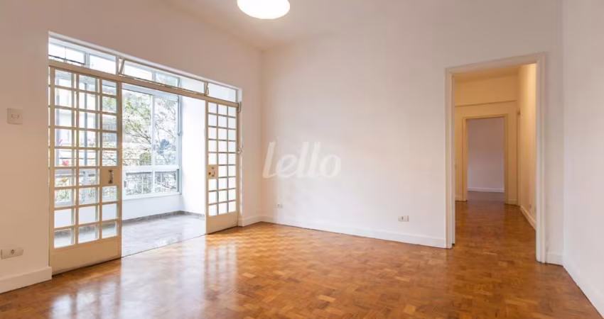 Apartamento com 3 quartos para alugar na Rua Simão Álvares, --, Pinheiros, São Paulo