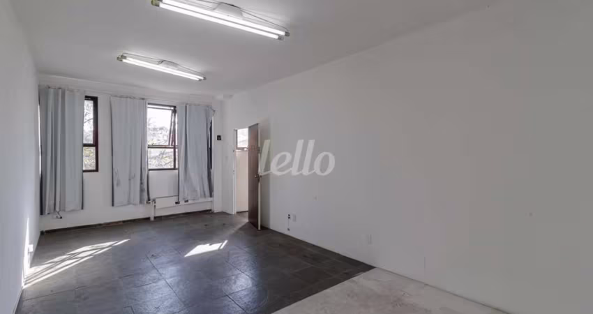 Sala comercial com 1 sala para alugar na Rua João Fernandes, --, Jardim, Santo André