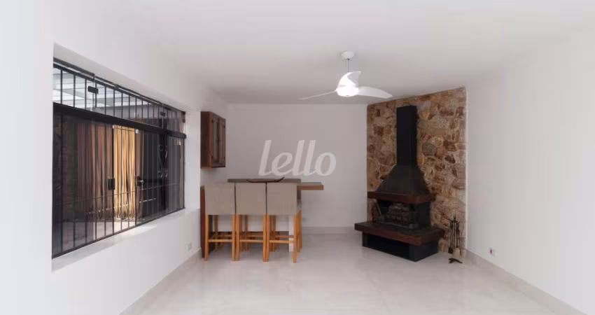 Casa com 2 quartos para alugar na Rua dos Bancários, --, Mooca, São Paulo