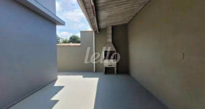 Casa com 2 quartos para alugar na Rua Solidônio Leite, --, Vila Ivone, São Paulo
