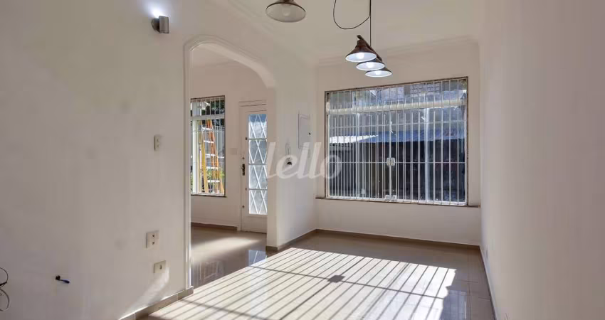 Casa com 3 quartos para alugar na Avenida Jurema, --, Indianópolis, São Paulo