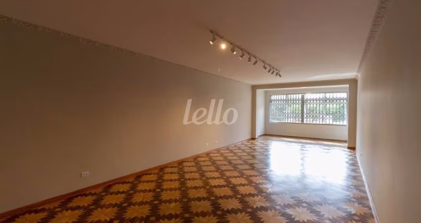 Apartamento com 3 quartos para alugar na Avenida Paes de Barros, --, Mooca, São Paulo