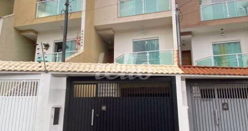 Casa com 3 quartos para alugar na Rua Maria Lopes, --, Vila Rosa, São Paulo