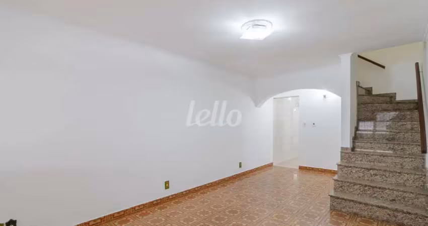 Casa comercial com 1 sala para alugar na Rua Manoel Gomes, --, Vila Invernada, São Paulo