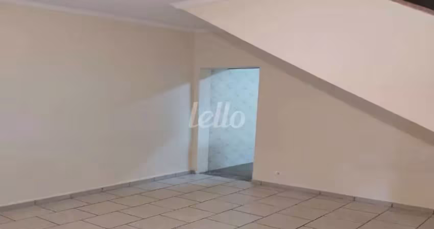 Casa com 2 quartos para alugar na Rua Saioá, --, Vila Firmiano Pinto, São Paulo
