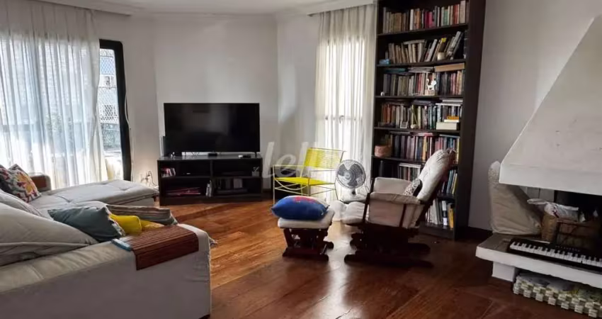Apartamento com 3 quartos para alugar na Rua Caraíbas, --, Pompéia, São Paulo