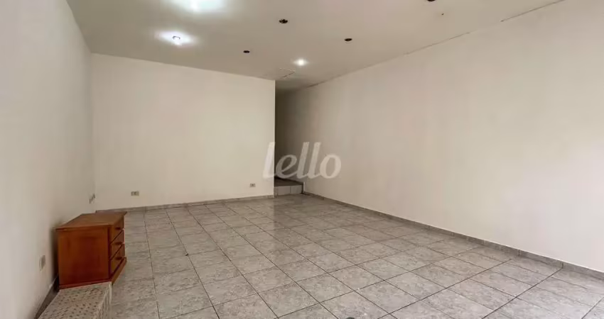 Casa com 3 quartos para alugar na Rua Guapiaçu, --, Vila Clementino, São Paulo