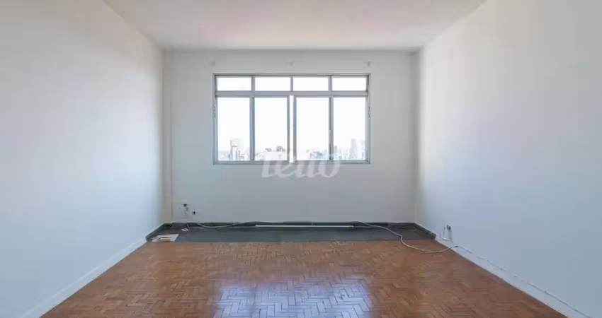 Apartamento com 3 quartos para alugar na Rua Mourato Coelho, --, Pinheiros, São Paulo