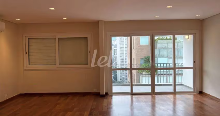 Apartamento com 3 quartos para alugar na Rua Sarandi, --, Cerqueira César, São Paulo
