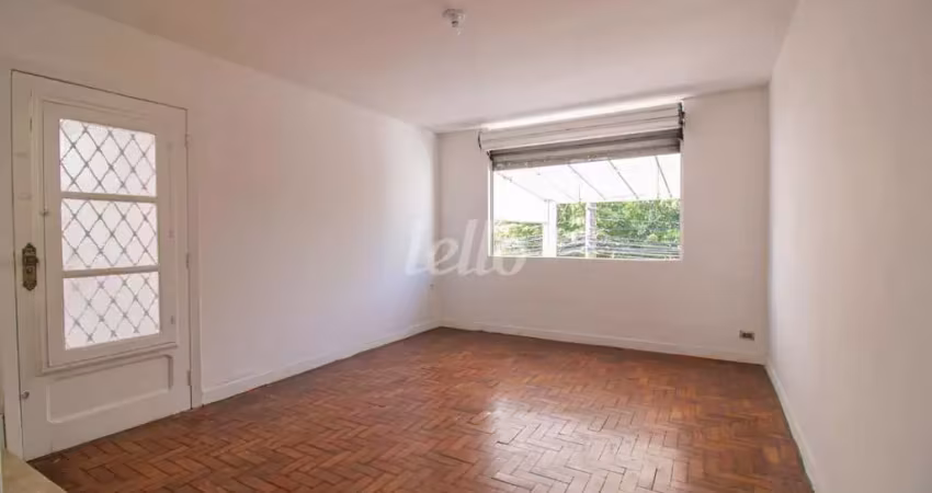 Casa com 2 quartos para alugar na Rua Simpatia, --, Vila Madalena, São Paulo