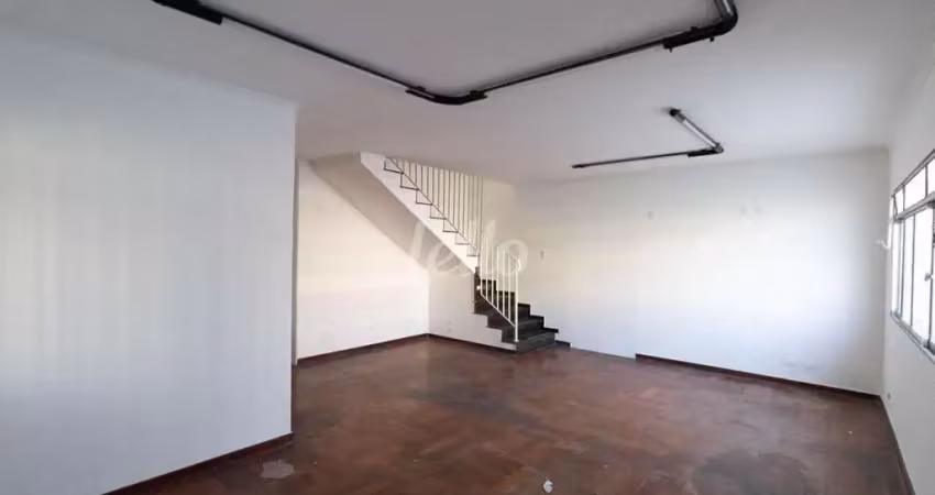 Casa comercial com 6 salas para alugar na Rua Onze de Fevereiro, --, Cidade Vargas, São Paulo