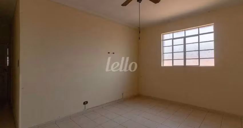 Casa com 3 quartos para alugar na Rua Vergel, --, Água Rasa, São Paulo