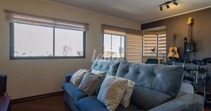 Apartamento com 3 quartos para alugar na Avenida Doutor Altino Arantes, --, Vila Clementino, São Paulo