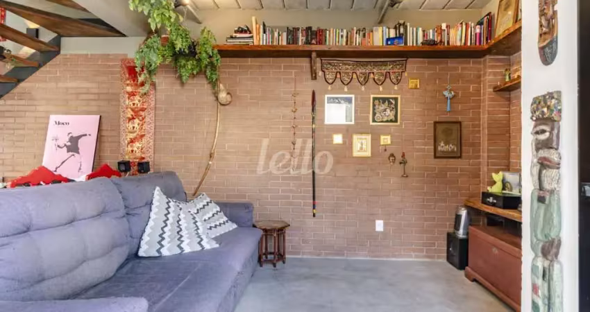 Casa com 2 quartos para alugar na Praça Jesuíno Bandeira, --, Vila Romana, São Paulo
