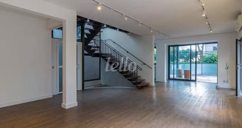 Casa comercial com 6 salas para alugar na Rua Padre Carvalho, --, Pinheiros, São Paulo