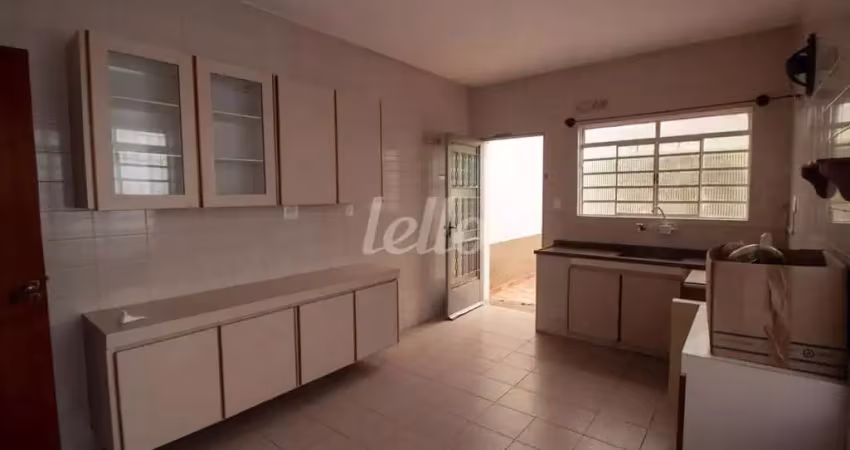 Casa com 3 quartos para alugar na Rua Acruás, --, Vila Congonhas, São Paulo