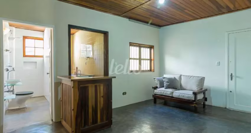 Casa com 1 quarto para alugar na Rua Turi, --, Vila Madalena, São Paulo