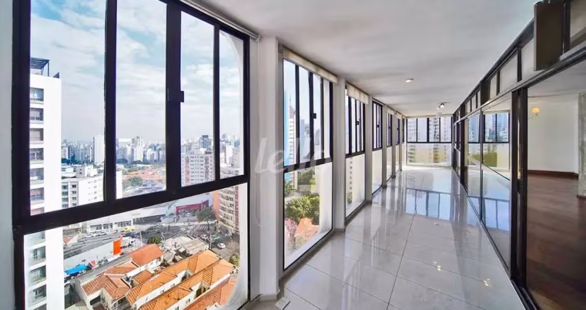 Apartamento com 3 quartos para alugar na Rua Carlos Steinen, --, Paraíso, São Paulo