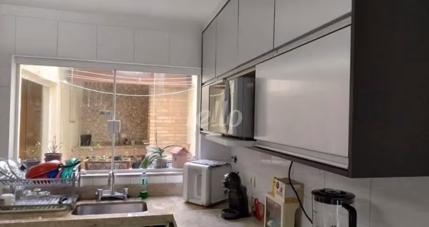 Casa com 2 quartos para alugar na Rua Marina Freire, --, Chácara Seis de Outubro, São Paulo