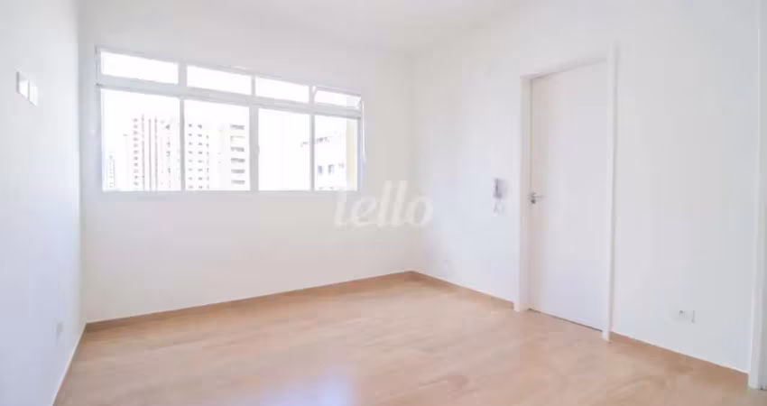 Apartamento com 3 quartos para alugar na Rua Três de Maio, --, Vila Clementino, São Paulo