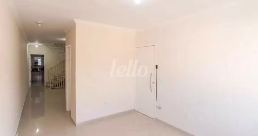 Casa com 3 quartos para alugar na Rua Márcio Mazzei, --, Vila Nova Mazzei, São Paulo