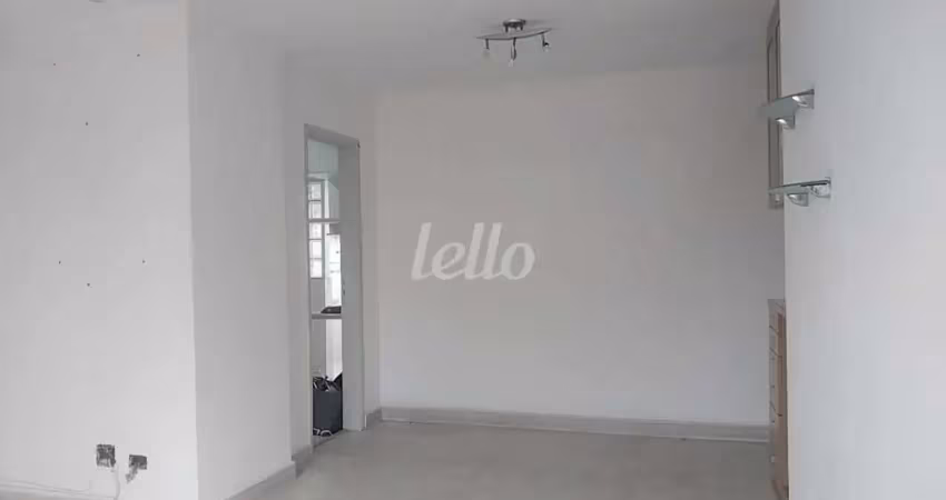 Apartamento com 3 quartos para alugar na Rua dos Capitães Mores, --, Mooca, São Paulo
