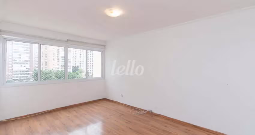 Apartamento com 3 quartos para alugar na Rua Gaivota, --, Indianópolis, São Paulo