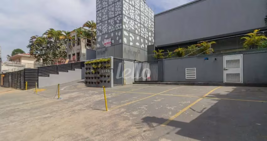 Prédio com 19 salas para alugar na Avenida Pacaembu, --, Pacaembu, São Paulo